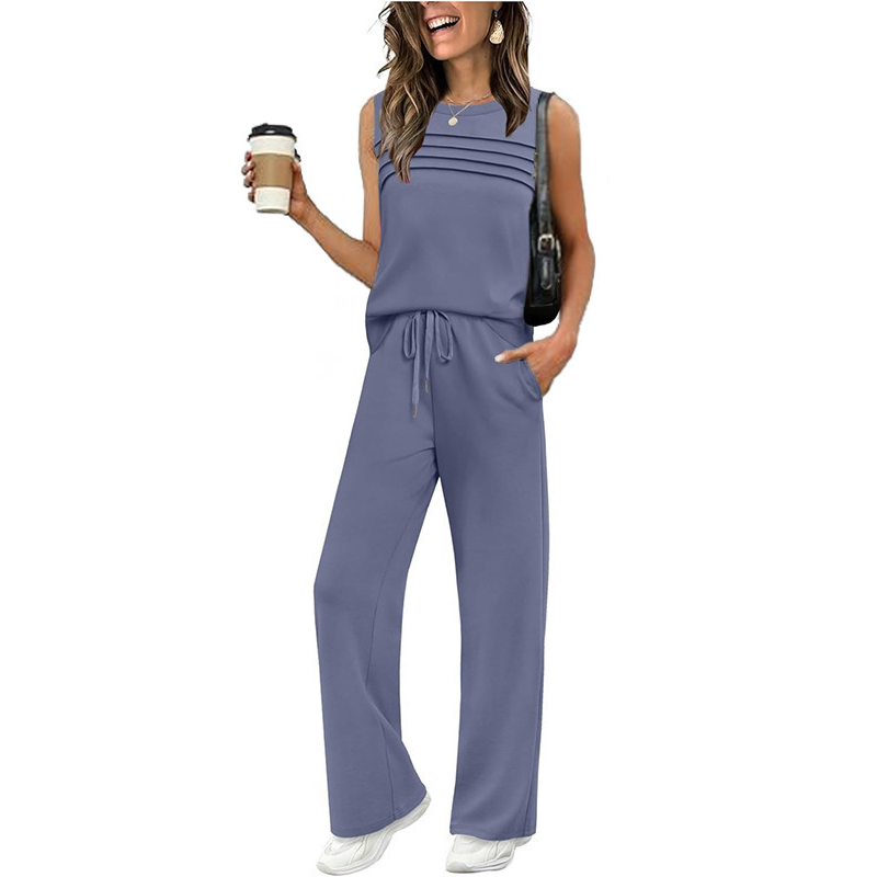 Sleeveless women's top and trousers with drawstring (set)